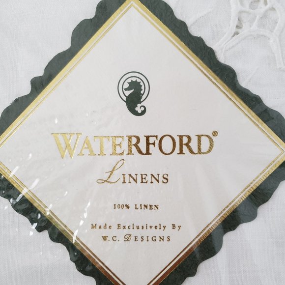 Waterford Fine Linen Bread Cover 16” x 16” NEW IN PACKAGE - Picture 3 of 5